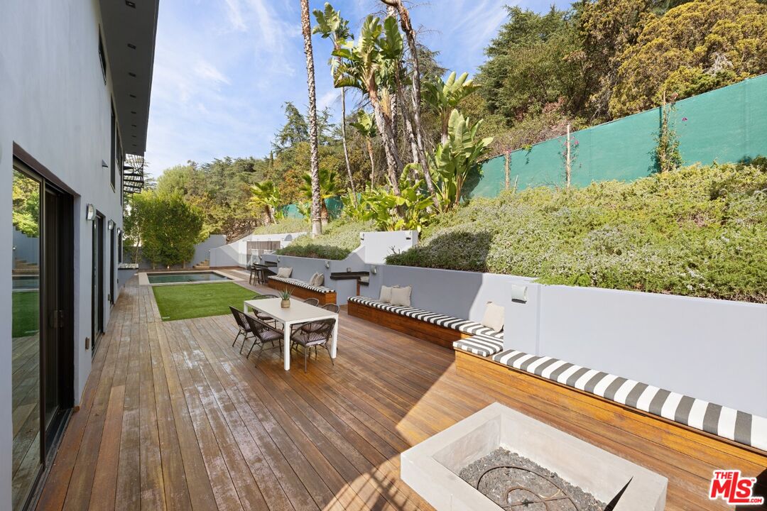7911 Oceanus Dr, Hollywood HIlls