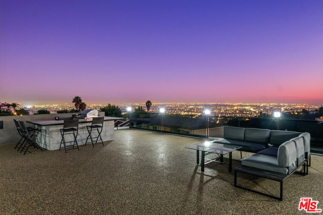 7911 Oceanus Dr, Hollywood HIlls