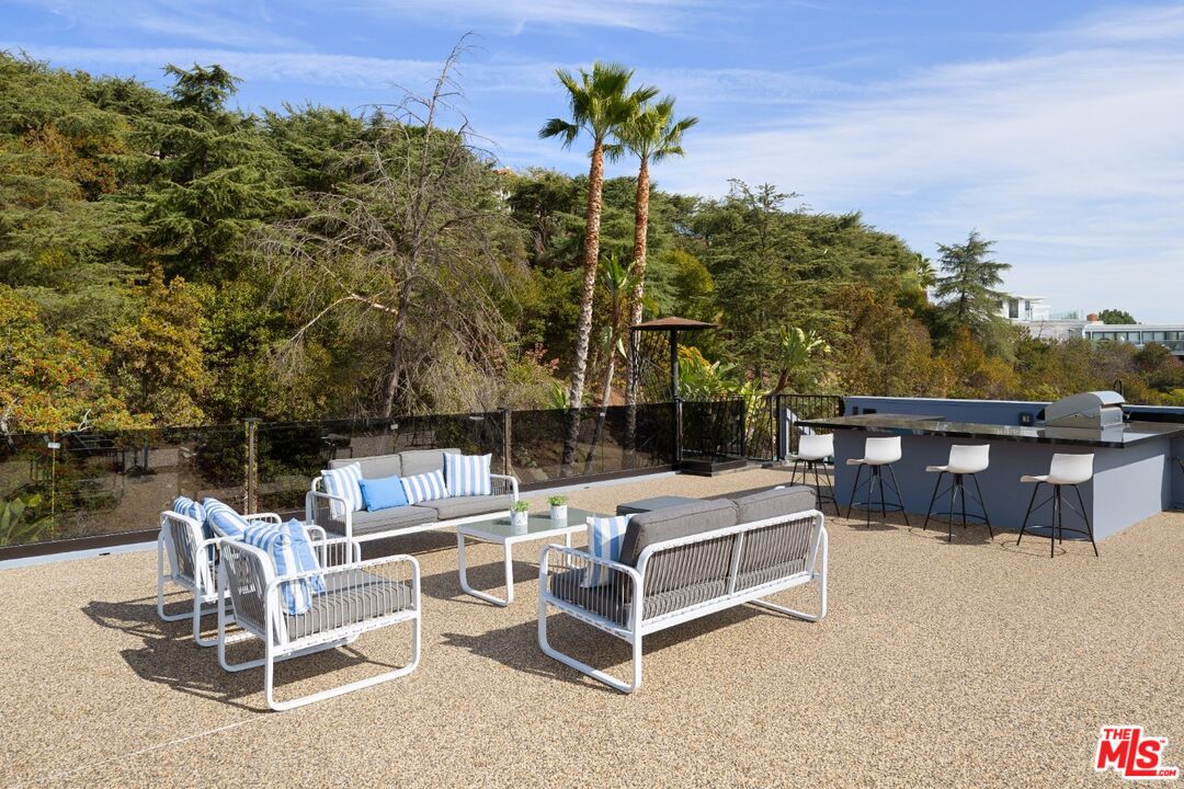 7911 Oceanus Dr, Hollywood HIlls