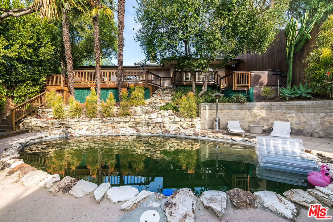 3861 Avenida Del Sol, Studio City