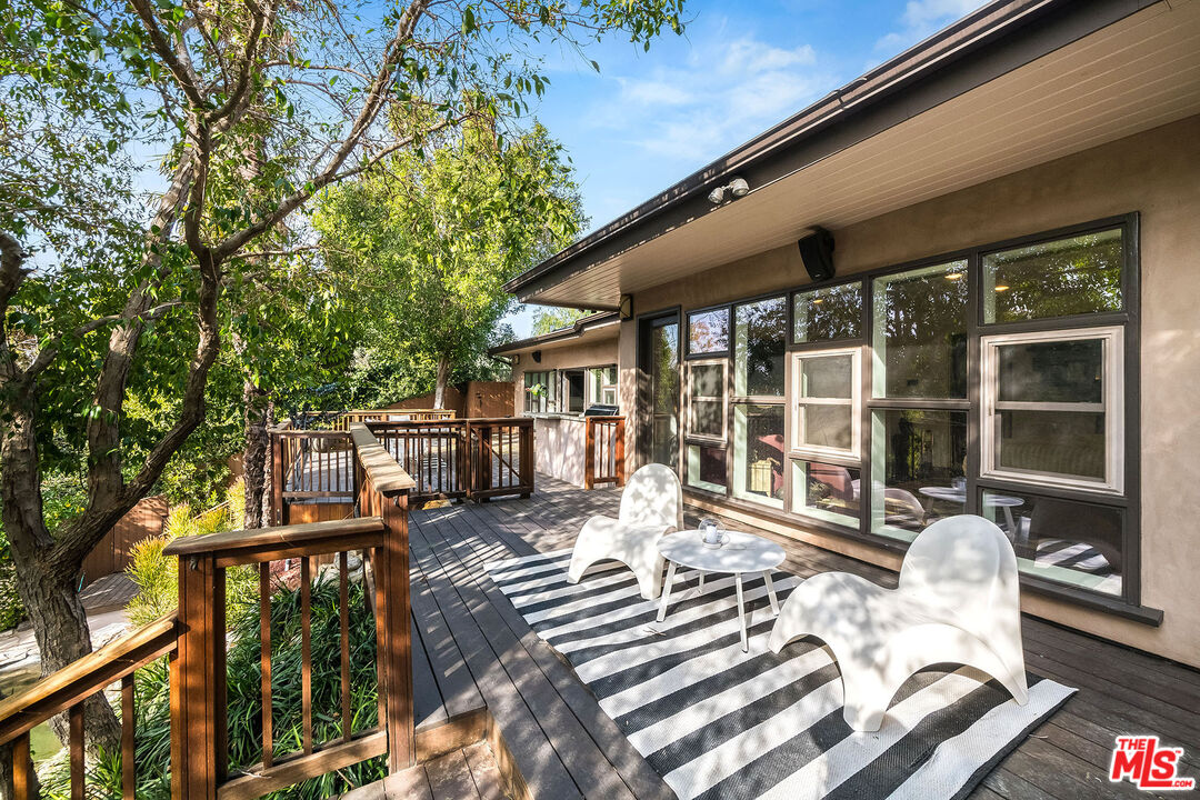 3861 Avenida Del Sol, Studio City