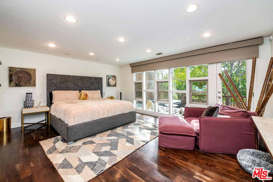 3861 Avenida Del Sol, Studio City