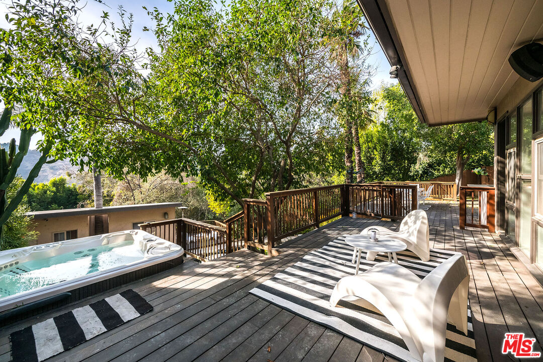 3861 Avenida Del Sol, Studio City