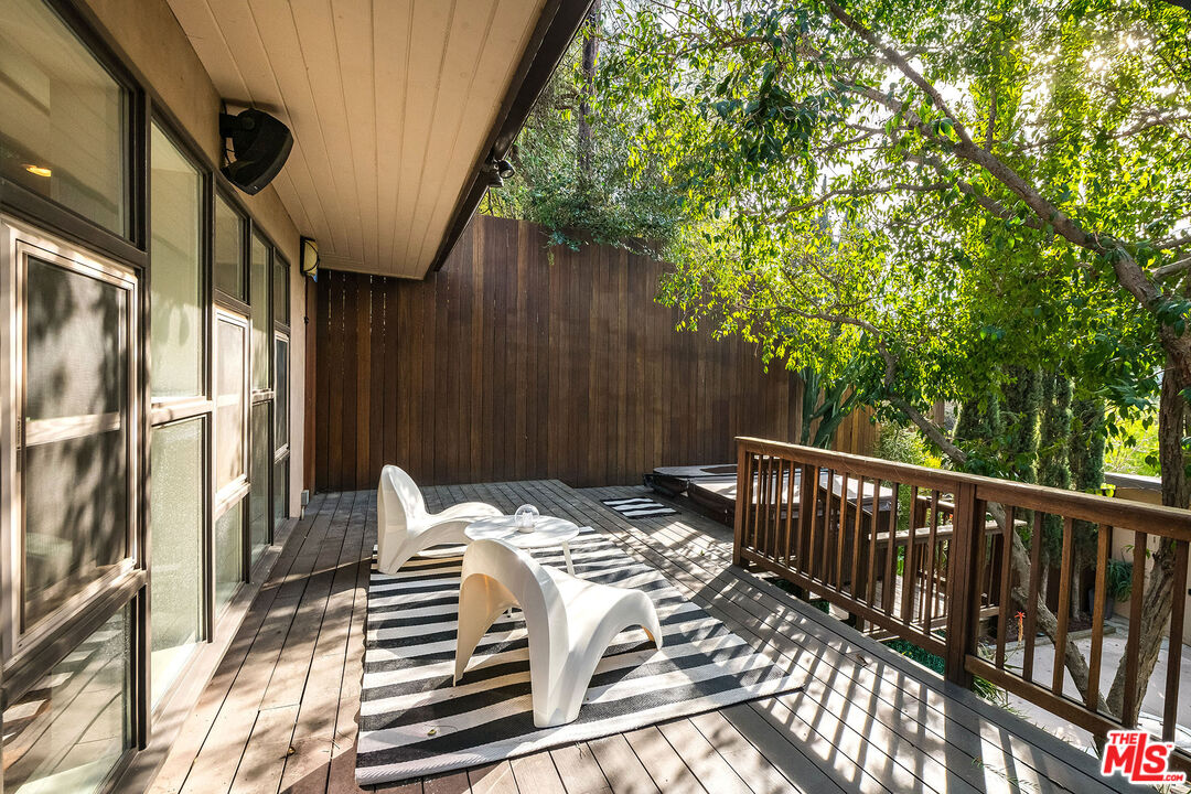 3861 Avenida Del Sol, Studio City