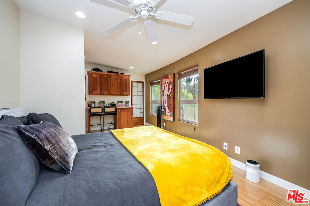 3861 Avenida Del Sol, Studio City