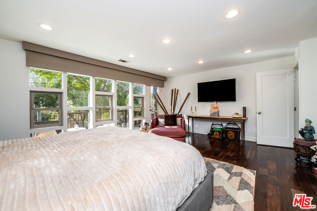 3861 Avenida Del Sol, Studio City