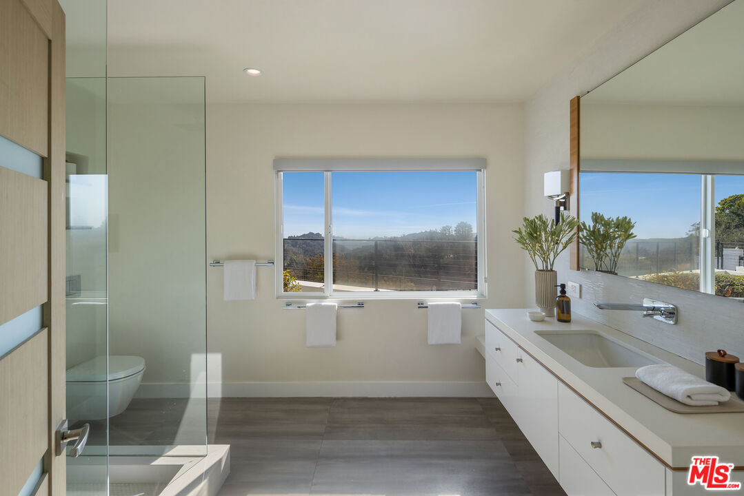 14380 Mulholland Dr, Bel Air