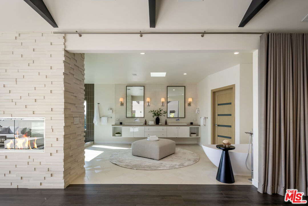 14380 Mulholland Dr, Bel Air