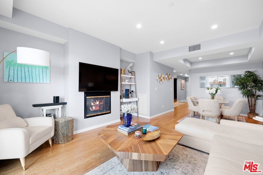 12222 Wilshire Blvd Unit: 405