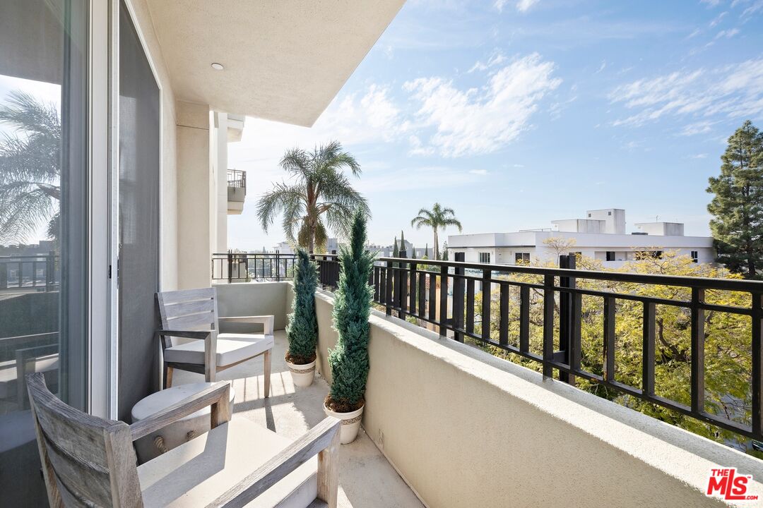 12222 Wilshire Blvd Unit: 405