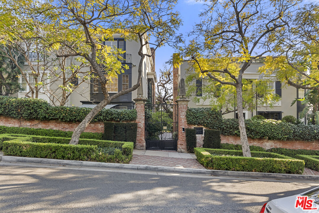 8724 Shoreham Dr Unit: C, West Hollywood