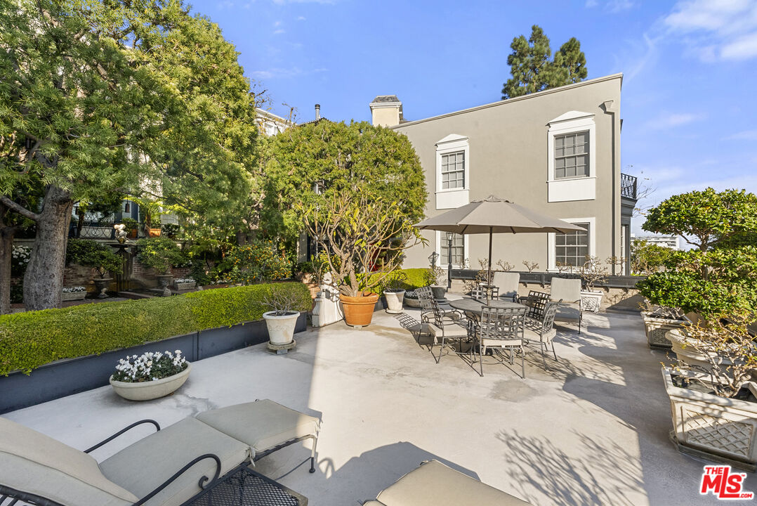 8724 Shoreham Dr Unit: C, West Hollywood