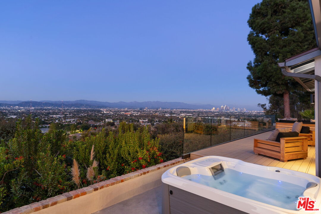 4301 Don Arellanes Dr, Los Angeles