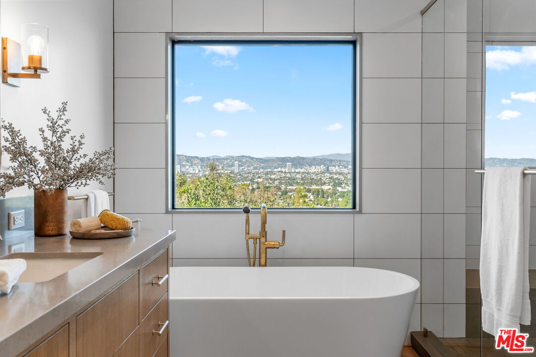 4301 Don Arellanes Dr, Los Angeles