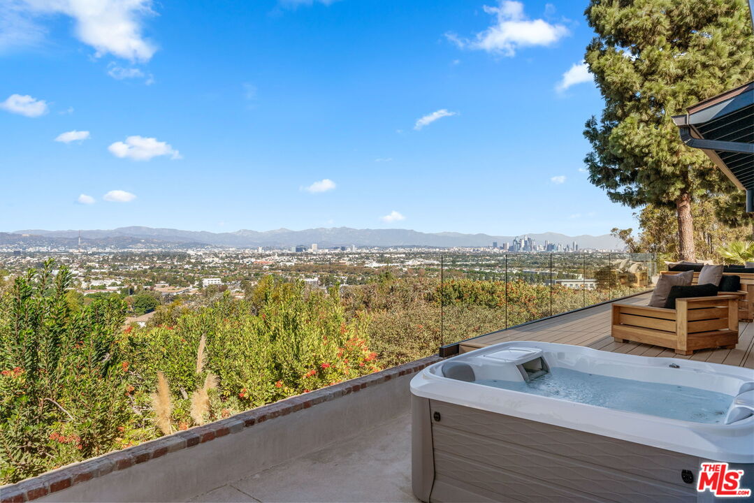 4301 Don Arellanes Dr, Los Angeles