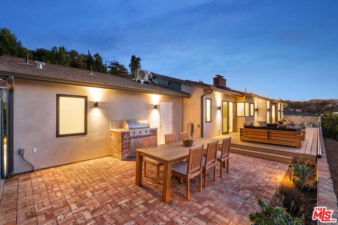 4301 Don Arellanes Dr, Los Angeles