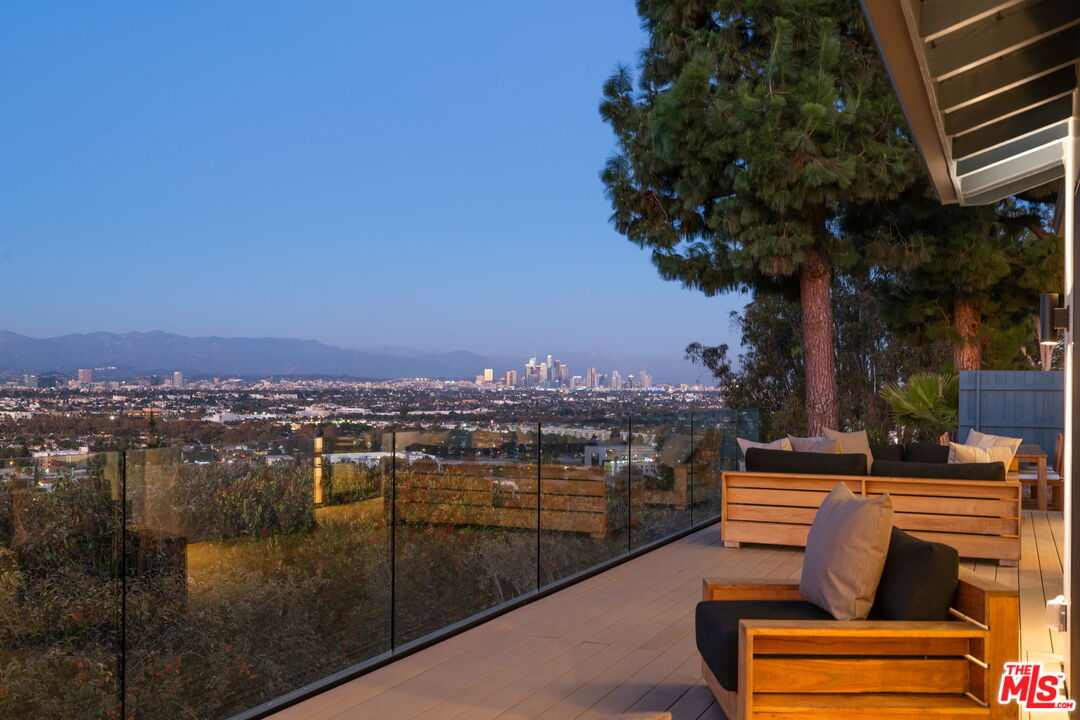 4301 Don Arellanes Dr, Los Angeles
