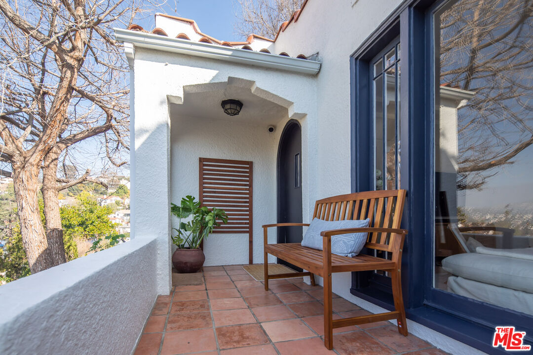 1132 Princeton Dr, Glendale