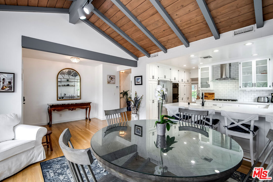 13535 Bessemer St, Valley Glen