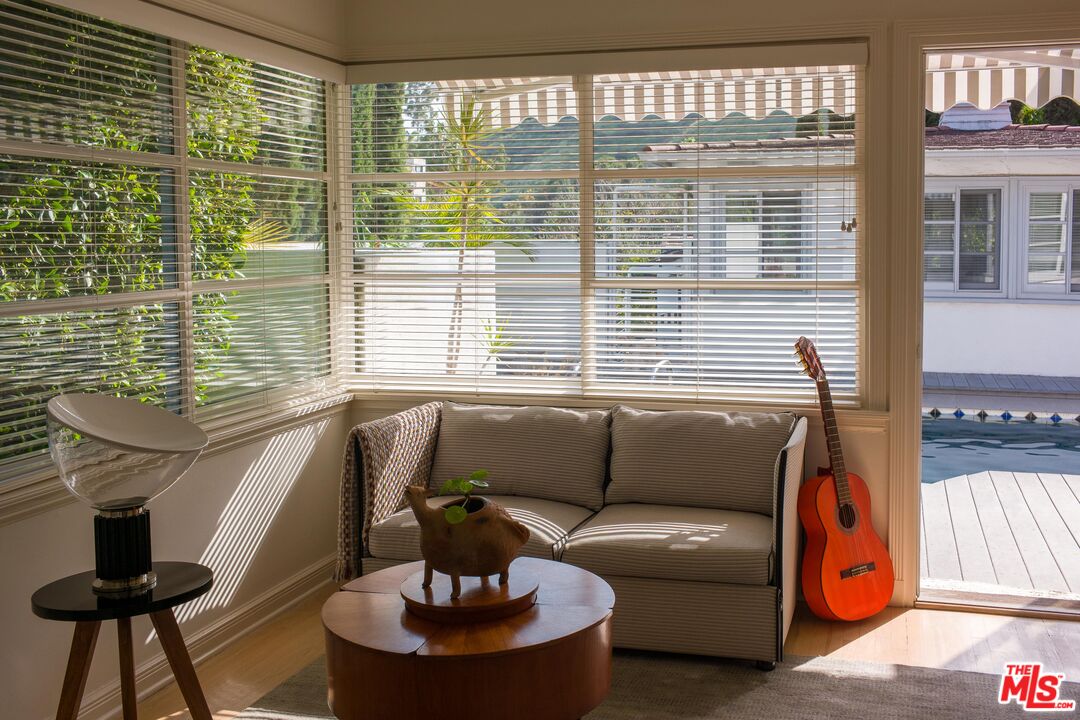 2331 Outpost Dr, Sunset Strip