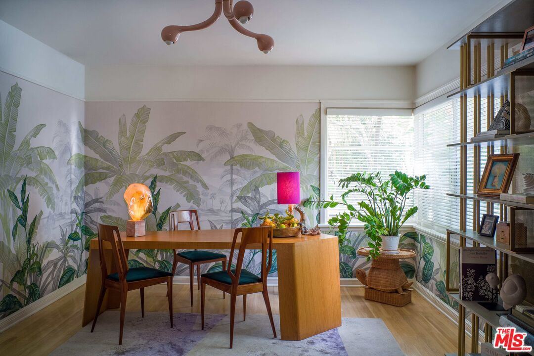 2331 Outpost Dr, Sunset Strip