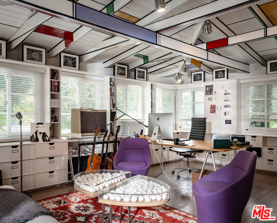 2331 Outpost Dr, Sunset Strip