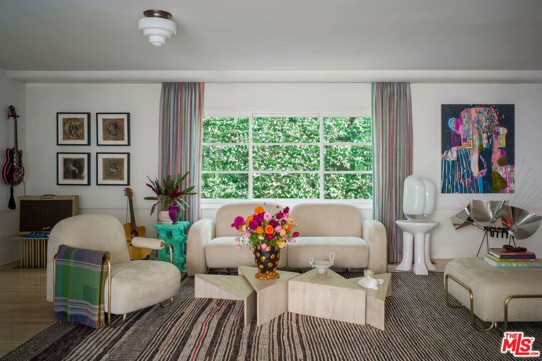 2331 Outpost Dr, Sunset Strip