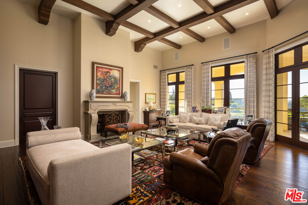 13961 Aubrey Rd, Beverly Hills