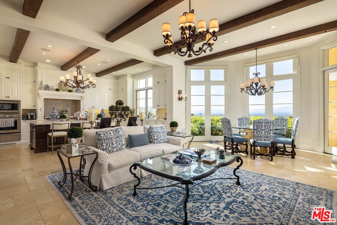 13961 Aubrey Rd, Beverly Hills
