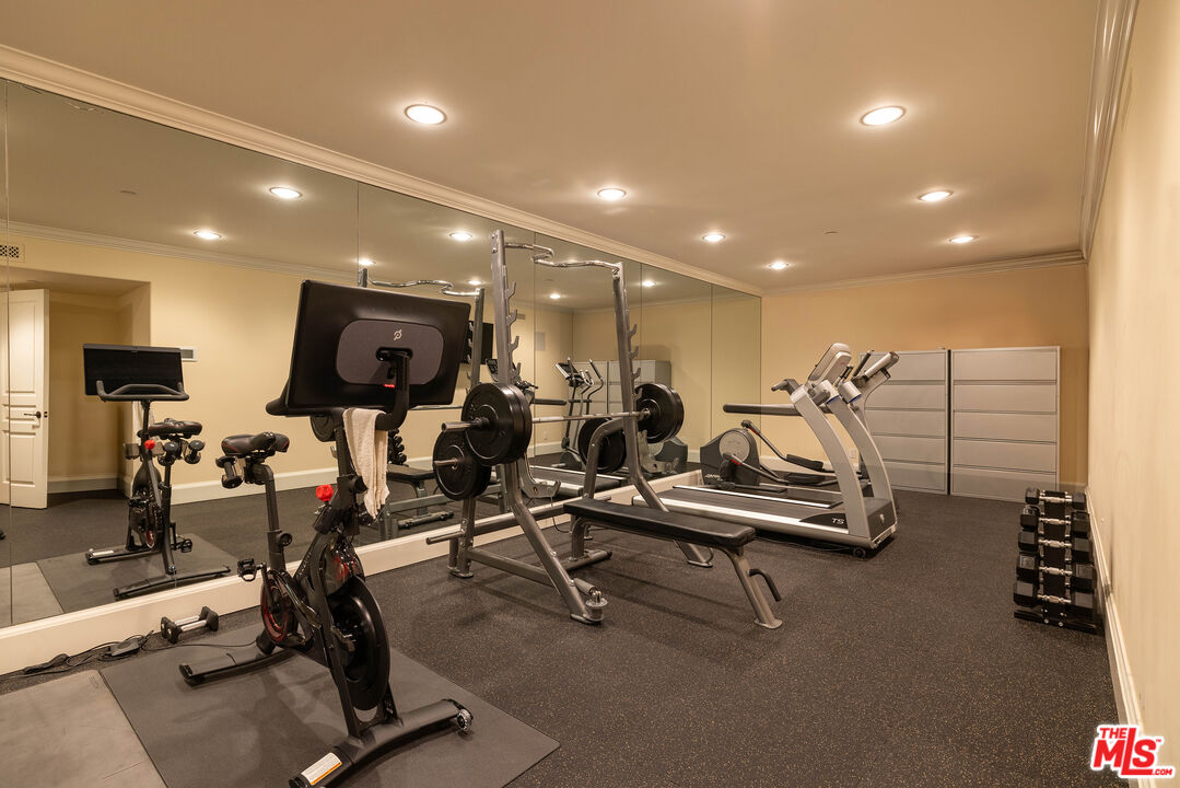 13961 Aubrey Rd, Beverly Hills