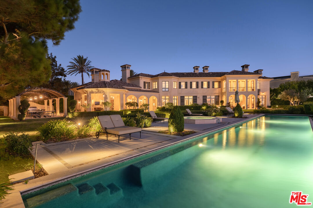 13961 Aubrey Rd, Beverly Hills