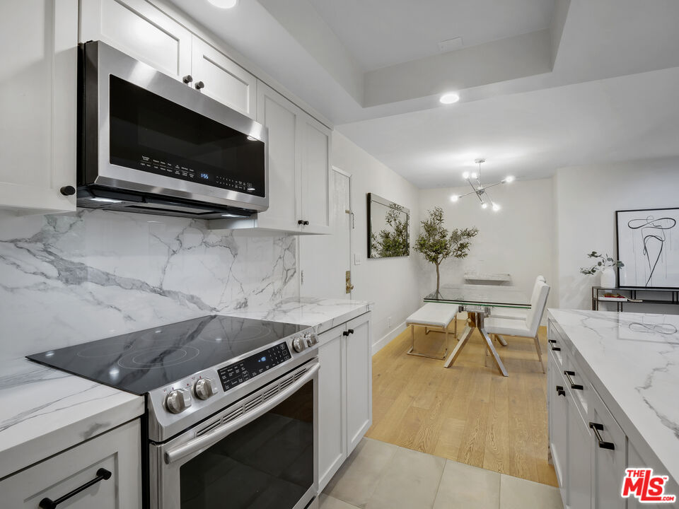 1134 Alta Loma Rd Unit: 203