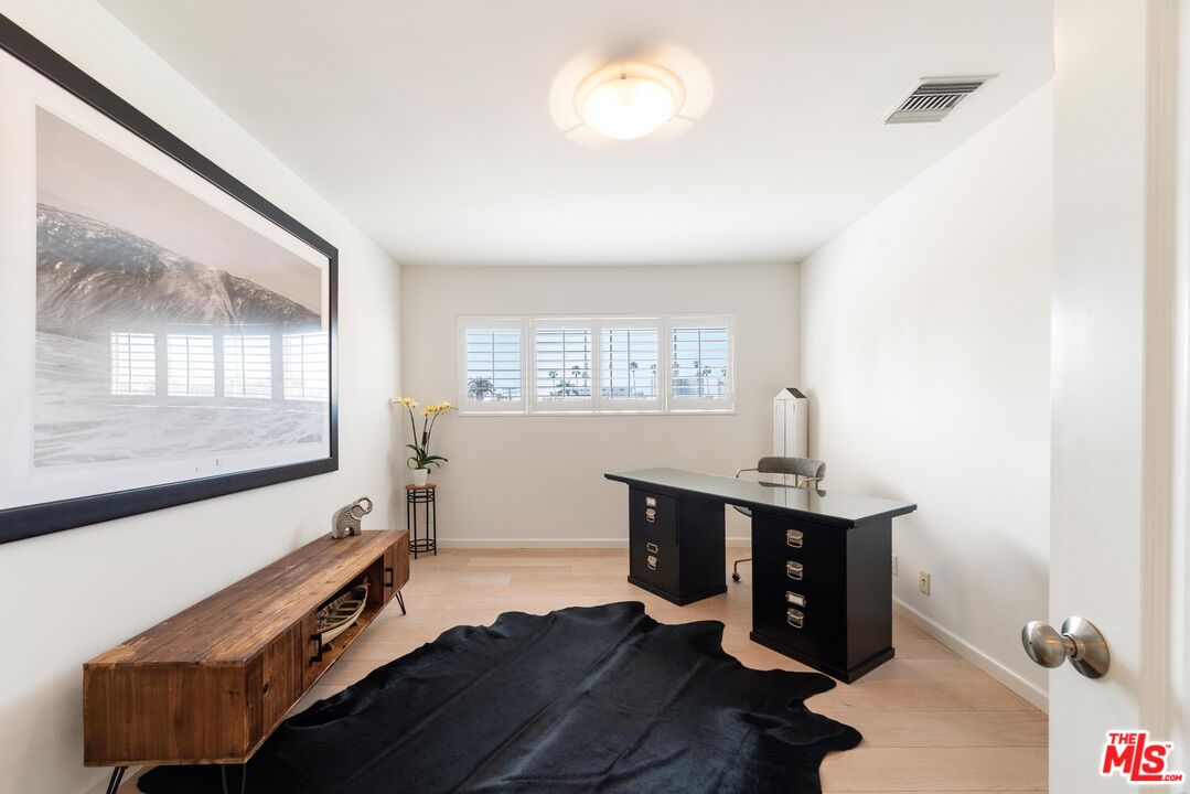 446 San Vicente Blvd Unit: 305, Santa Monica