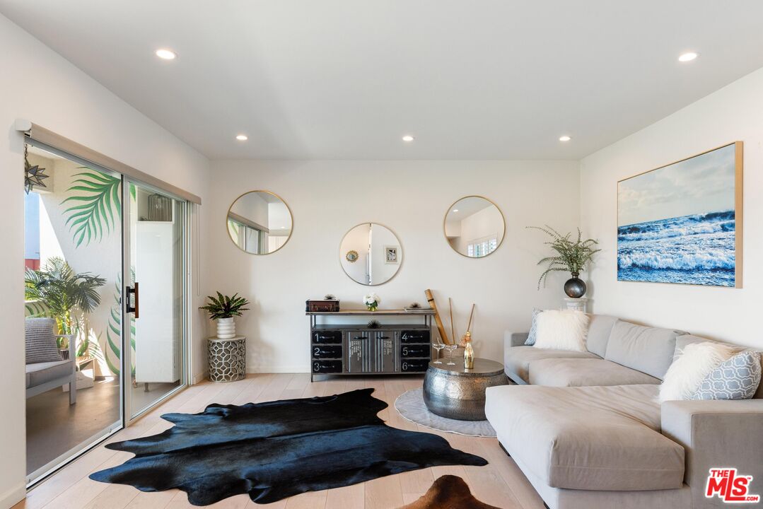 446 San Vicente Blvd Unit: 305, Santa Monica