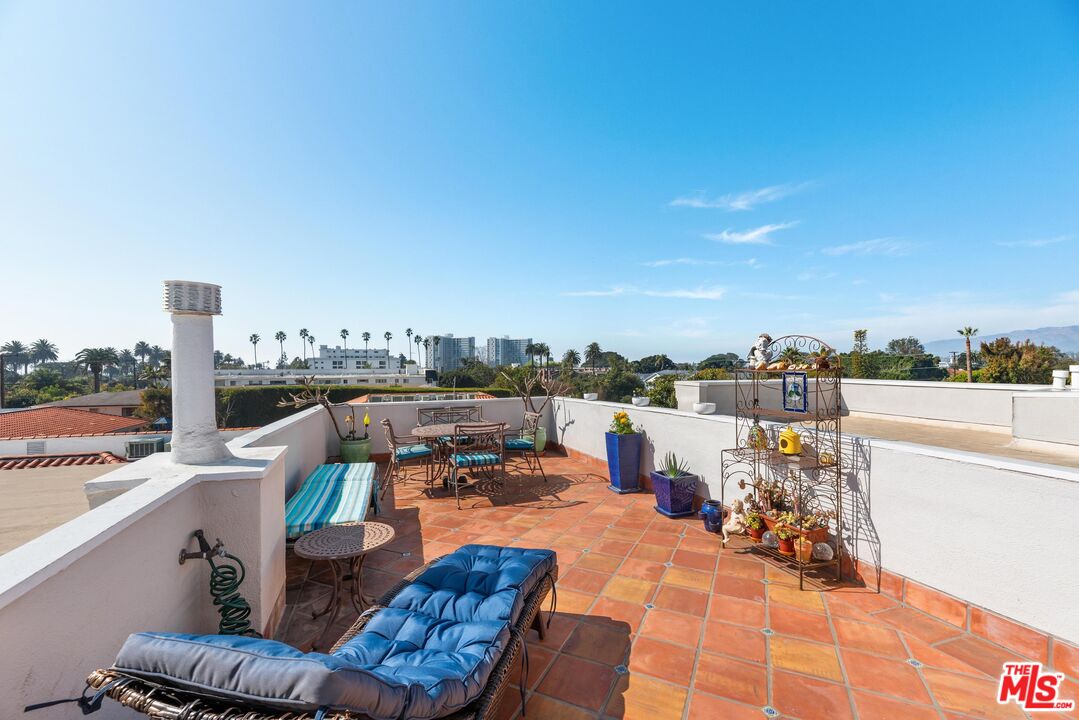 446 San Vicente Blvd Unit: 305, Santa Monica
