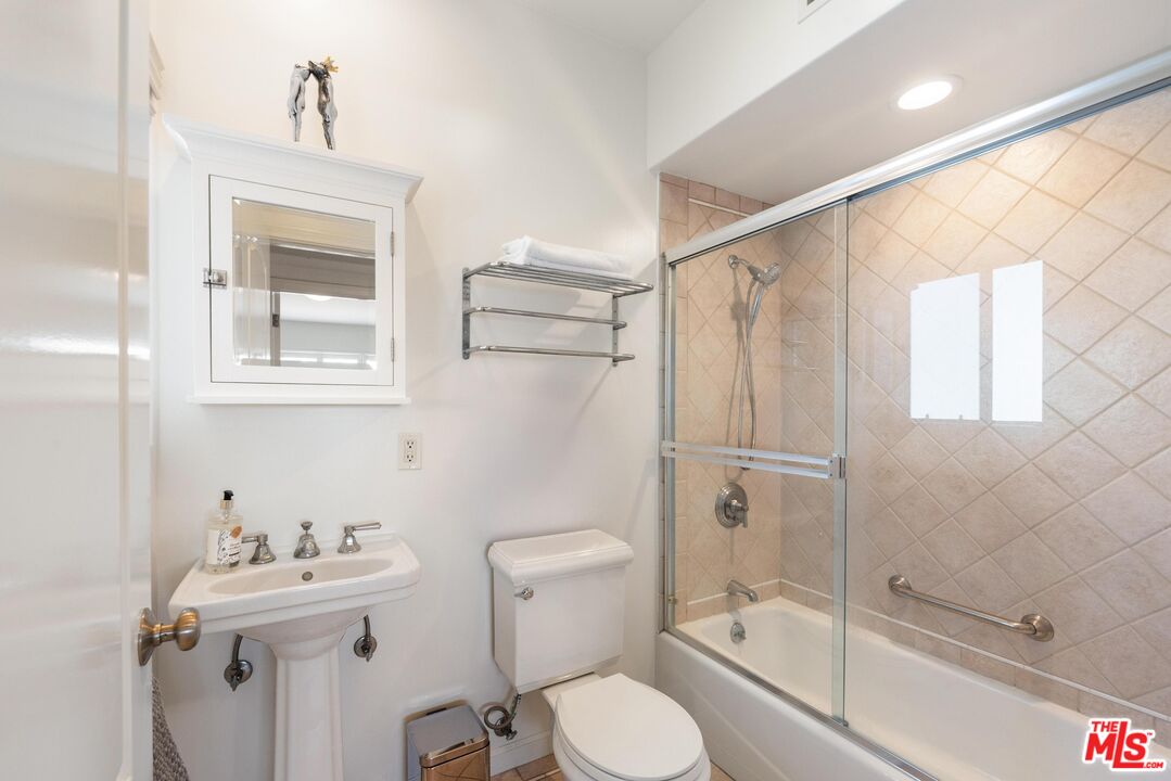 446 San Vicente Blvd Unit: 305, Santa Monica