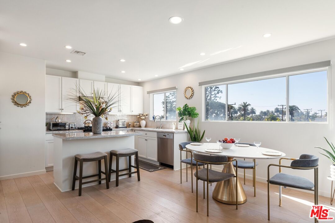 446 San Vicente Blvd Unit: 305, Santa Monica