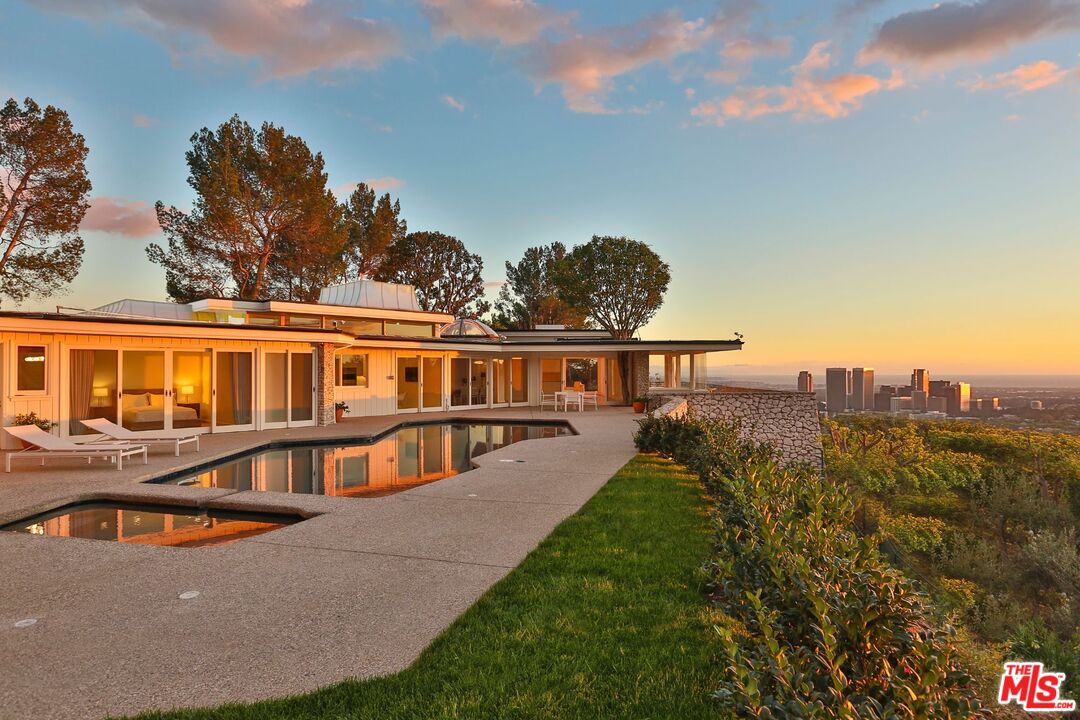 1174 N Hillcrest Rd, Beverly Hills