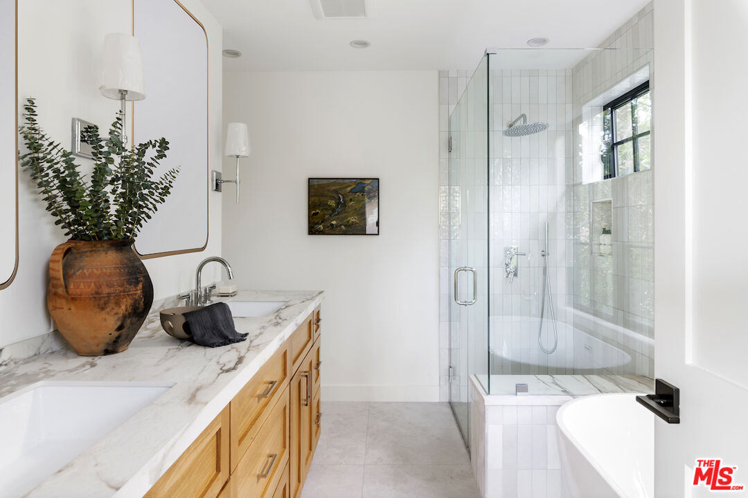 14733 Tustin St, Sherman Oaks