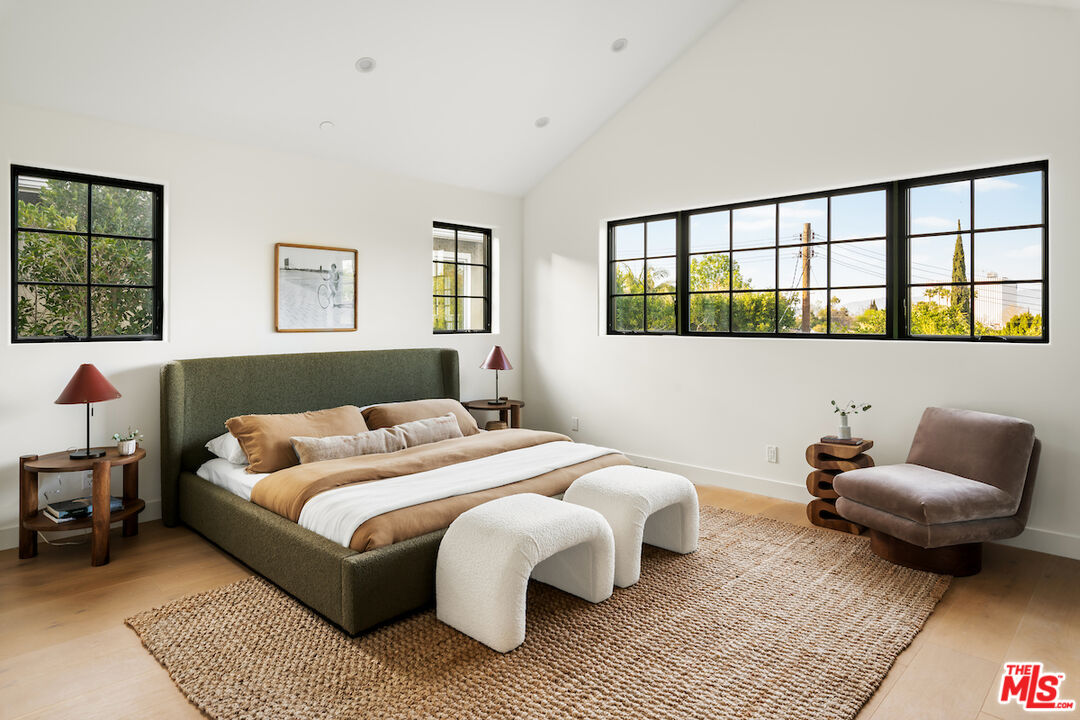 14733 Tustin St, Sherman Oaks