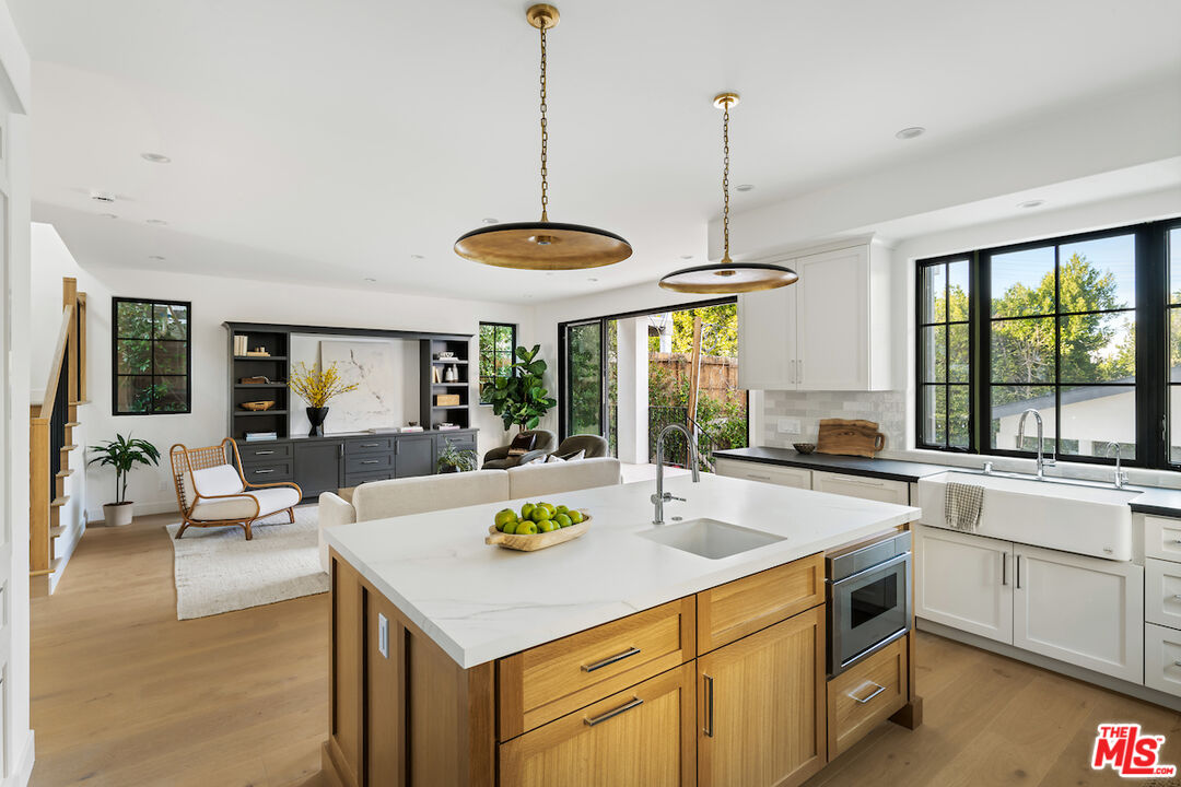 14733 Tustin St, Sherman Oaks