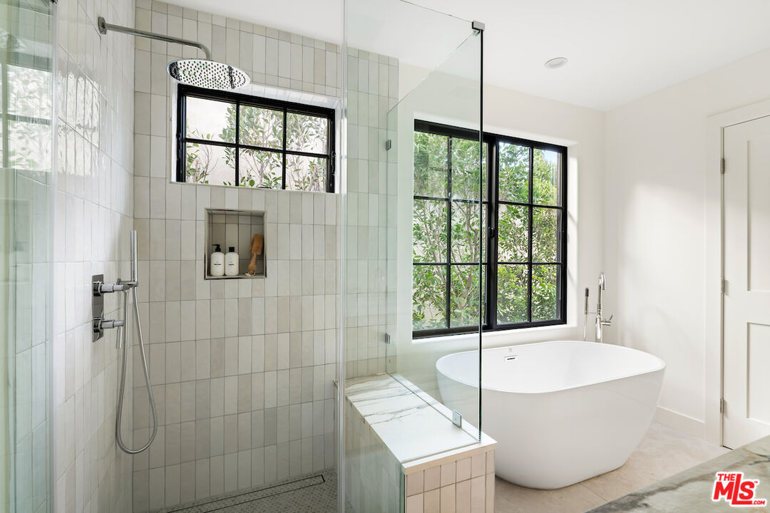 14733 Tustin St, Sherman Oaks