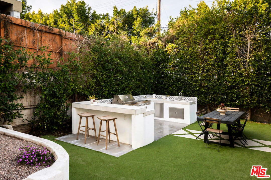 14733 Tustin St, Sherman Oaks