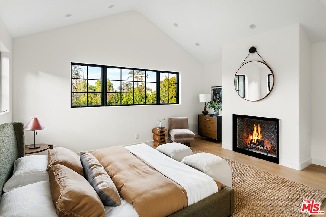 14733 Tustin St, Sherman Oaks