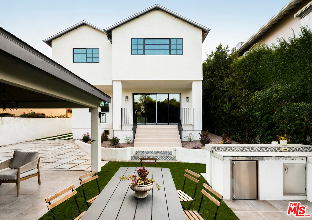 14733 Tustin St, Sherman Oaks