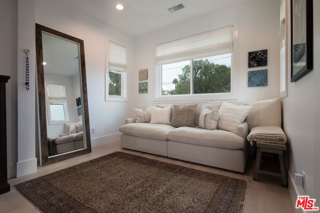 3734 Stewart Ave, Mar Vista