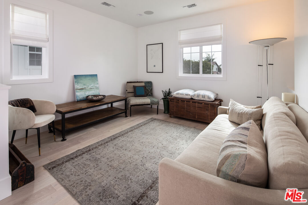 3734 Stewart Ave, Mar Vista