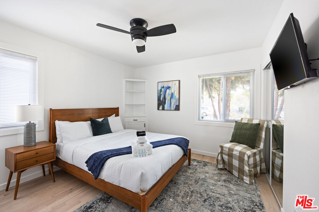 11333 Braddock Dr, Culver City