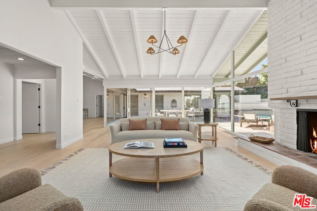 14949 La Cumbre Dr, Pacific Palisades