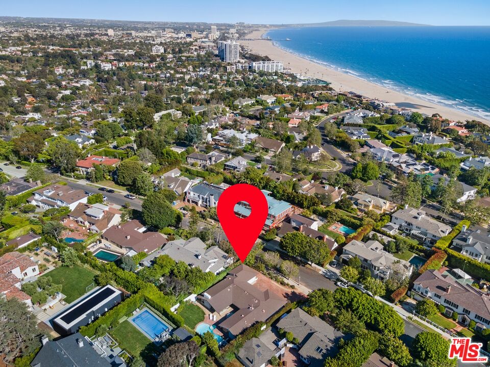 14949 La Cumbre Dr, Pacific Palisades